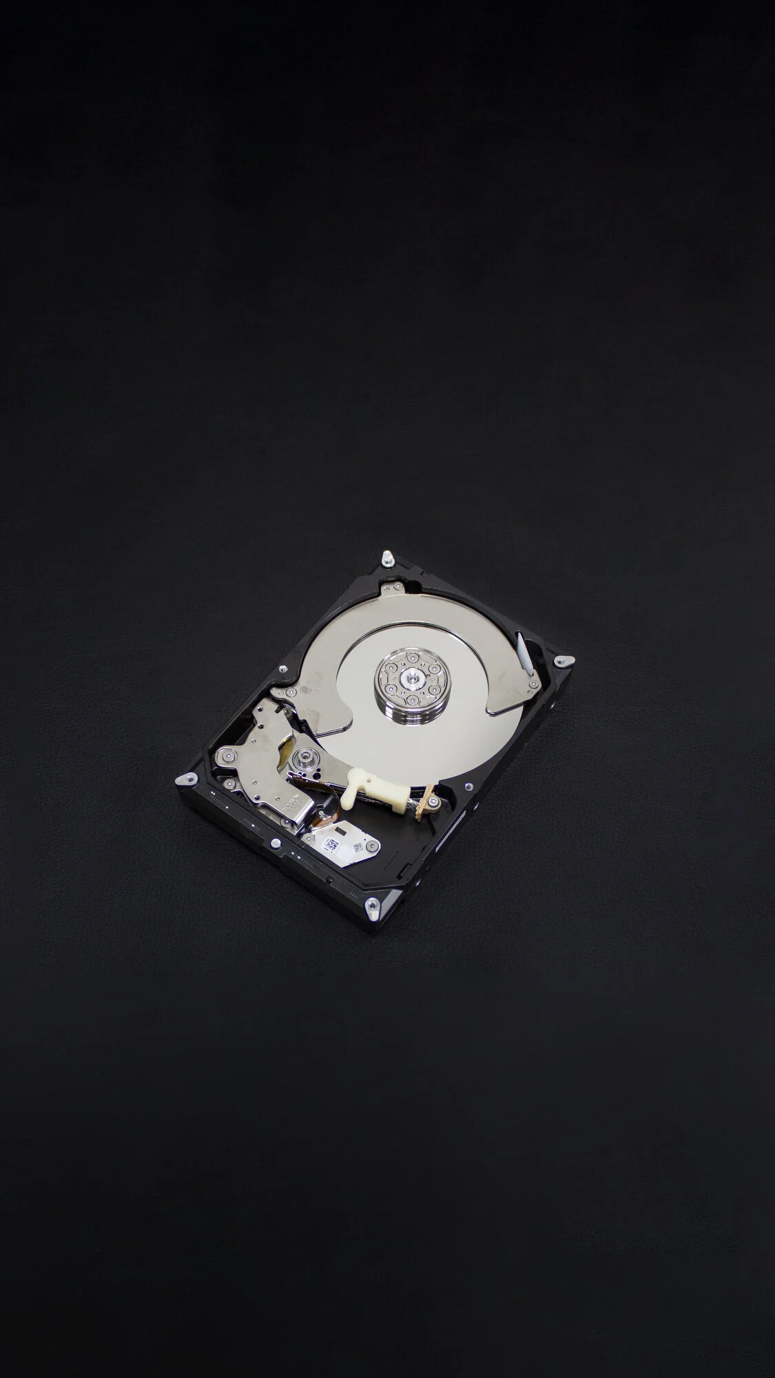 Disque dur ouvert en salle blanche - Récupération de données